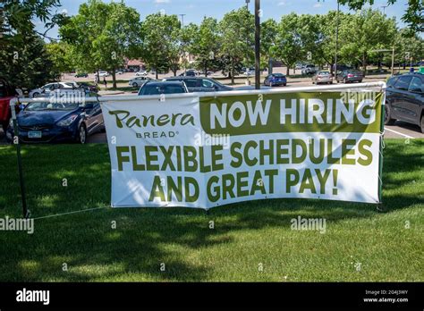Fast food employee usa hi-res stock photography and images - Alamy