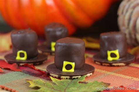 Looking for thanksgiving desserts for kids to make? How to make a turkey out of candy: Best Thanksgiving craft!