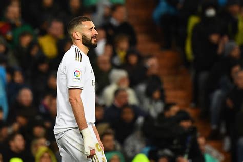 What Should Real Madrid Do With Karim Benzema