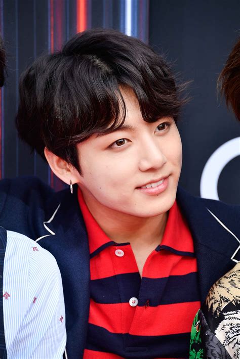 Jungkook is the main vocalist of the sensational boy group bts. L'évolution capillaire de Jungkook (BTS)