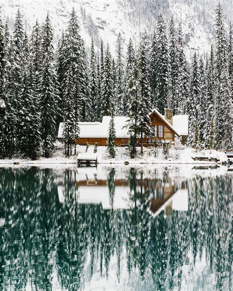 A Log Cabin In Lake Canada By Stevin Tuchiwsky The Best Designs And