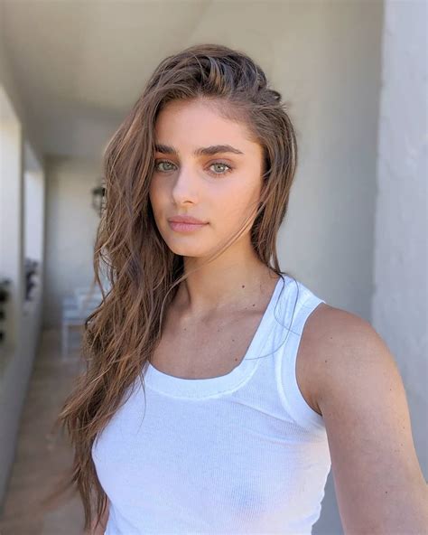 The Untold Truth Of Taylor Hill Stylesrant Taylor Hill Hair Taylor