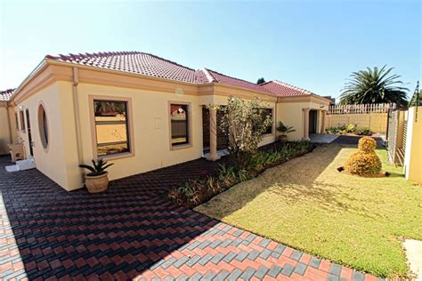 Houses For Rent With Yard at Francis Woodson blog