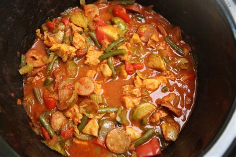 These slow cooker chicken thighs are perfectly seasoned with garlic and herbs, cooked until they easily pull from the bone! Chicken Chorizo Gumbo | Recipe | Slow cooker recipes, Chirozo recipes, Diabetic chicken recipes