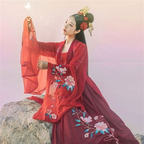 Hanfu (汉服, hàn fú), chinese traditional costume, the full name of which is traditional costume of han nationality. The Most Classic Hanfu of All Time - 2020