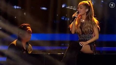 Ariana Grande Gives A Raunchy Performance At Bambi Awards Daily Mail Online