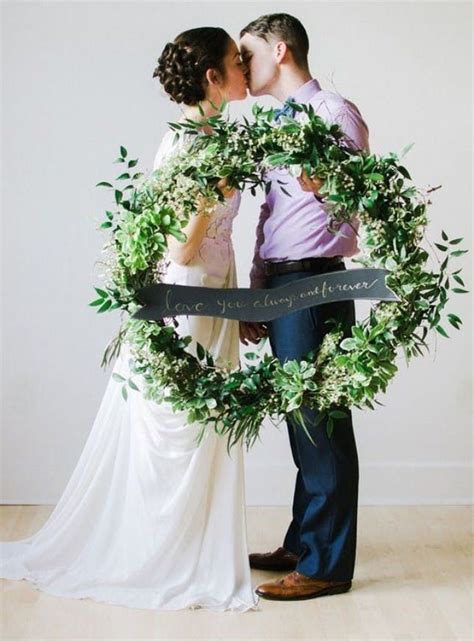 18 Floral Wedding Wreaths That Are Way Prettier Than Flower Crowns
