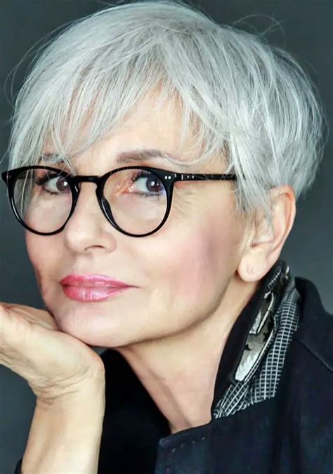 55 short hairstyles for women over 60 with glasses