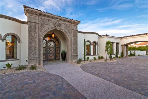 Click here for their website. Calvis Wyant Luxury Homes | Luxe Interiors + Design