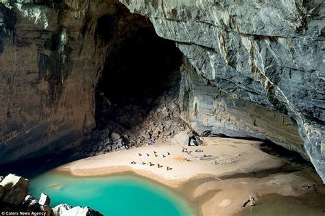 Hang En cave has its own climate as well as a stunning beach | Daily ...