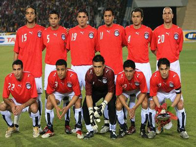 والمحافظ يقدم العزاء في الضحايا (صور). منتخب مصر