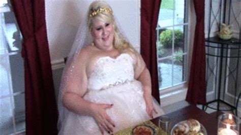 Eating In My Wedding Gown Destinybbw And Friends Fetish Clips Clips4sale
