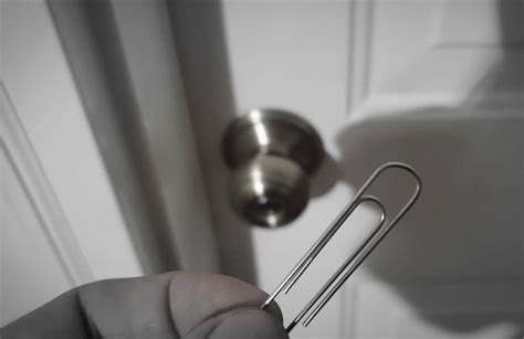May 02, 2012 · use the paperclip on the lock to pick it, triggering a puzzle. How to Pick a Lock With a Paper Clip | An Easy 7 Step Guide - Survival Freedom