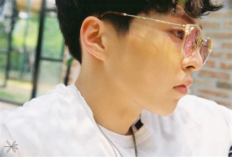 Six faisaient la promotion des exo en corée du sud : Update: EXO's Xiumin Looks Like An Ethereal Summertime ...