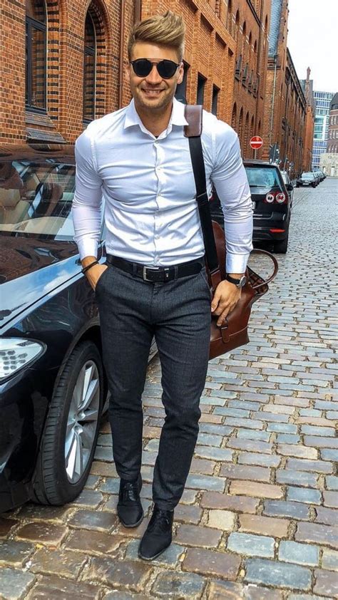 In the us at least, for men, dark navy and charcoal grey suits are more traditional for business than black, and more versatile in terms of the shirts and ties that will look interesting when worn with them. 5 Simple Outfits You Can Wear On Repeat in 2020 | Formal ...