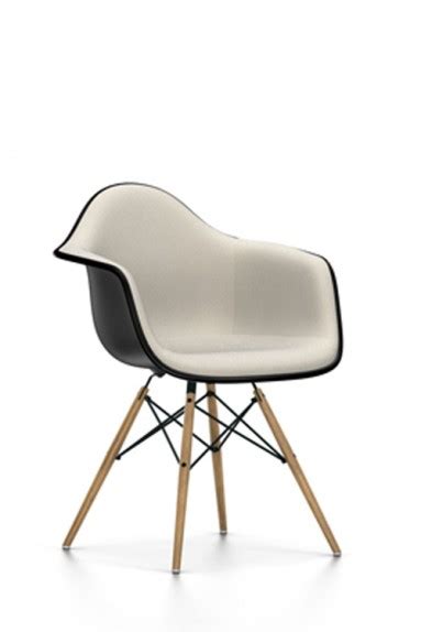 Der lounge chair von charles und ray eames ist einer der bekanntesten möbelstücke. Vitra Plastic Chair DAW Charles Ray Eames