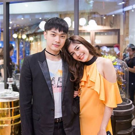 Cast ชรัมภ์(อั้ม อธิชาติ ชุมนานนท์), เหมสุดา(คริส หอวัง), ปายทอง(มะปราง อลิสา ขุนแขวง), ธีวิน(แบงค์ ธิติ มหาโยธารักษ์) "โอบ" เคลียร์คิวเติมหวาน "มะปราง" รักกันเข้าใจกลายเป็นส่วน ...