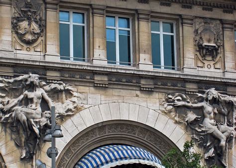 Rejoignez en 10 minutes l'opéra bastille, l'accorhotels arena à bercy mais aussi la coulée verte et le jardin des plantes pour les balades. Gare de Lyon, histoire et trésors artistiques « Le blog de ...