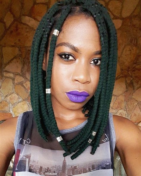 Using yarn might create some mess however it's not as much as using braiding hair. Yarn braids Yarn Bob Braids Short Box Braids #Bob Braids # ...
