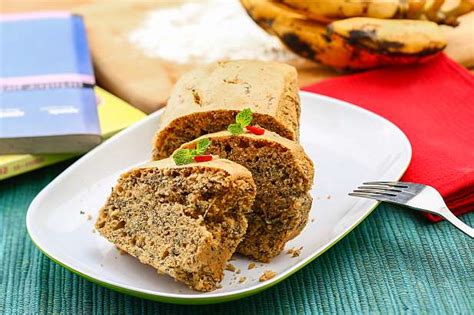 Bolu pisang bisa kamu buat dengan cara dipanggang, tapi hasilnya bakal lebih lembut kalau dikukus, lho. Bolu Kukus Kulit Pisang - Resep Bolu Kukus Pisang Dari ...