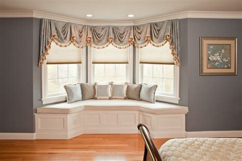 10 Bay Window Treatments To Ponder For Your Panes