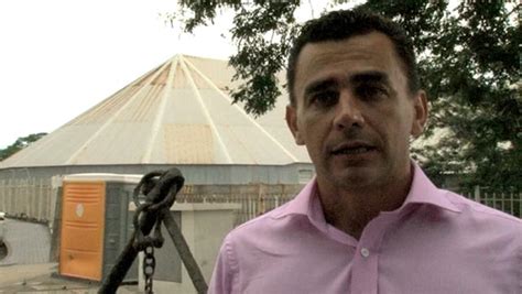 Le premier magistrat de la commune du port, olivier hoarau réagit au mouvement social qui secoue la réunion depuis quelques jours. Mairie du Port : Olivier Hoarau fait le bilan un an après ...