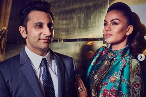 Adar poonawalla, ceo of the serum institute, which produces the preventative developed by astrazeneca and oxford, left for england late last week, he told the times. Inside Natasha Poonawalla's Life, Wife of India's Vaccine ...