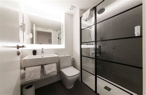 Antique Pamplona Apartments - Apartamentos turísticos gestionados por el Hotel Tres Reyes de ...
