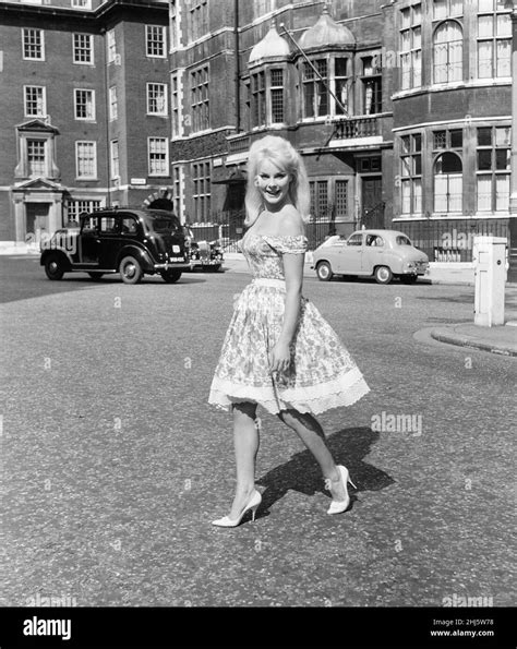 Elke Sommer German Actress Aged 19 Years Old In London To Shoot