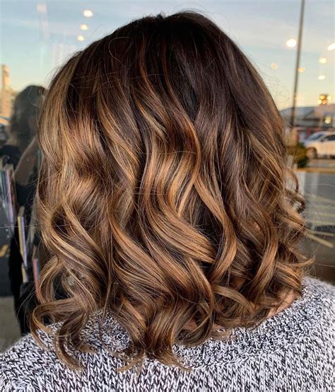 You can effortlessly look cool and smoldering by letting your shoulder #24: 10 Medium Length Haircuts with Wavy Hair - Women Wavy Hair ...
