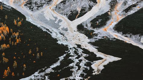 2048x1152 Aerial View Of Frozen Winter Landscape 5k 2048x1152