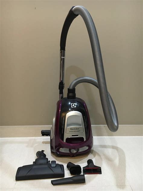 Electrolux Bagless Vacuum Cleaner Zve4110fl Tv And Home Appliances