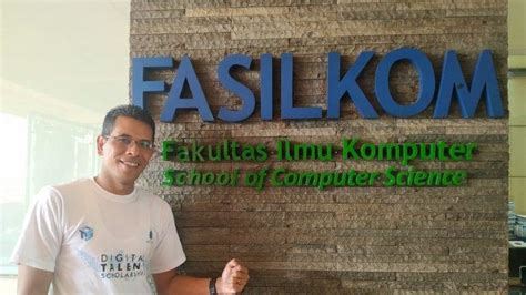 Kerja secara online memang tengah populer. Indonesia Kekurangan Tenaga IT, Peluang Kerja di Bidang ...