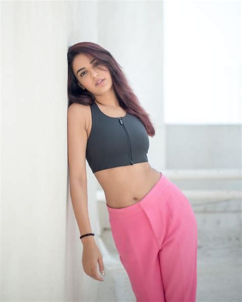 Jasmin Bhasin Raises Temperature In Satin Nightie Check Out Diva S Hottest Looks