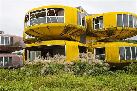 Futuro Houses Futuristic Ufo Inspired Living