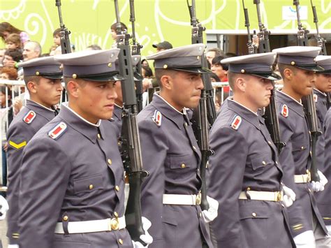 We did not find results for: Bicentenario 1810-2010 Desfile Militar