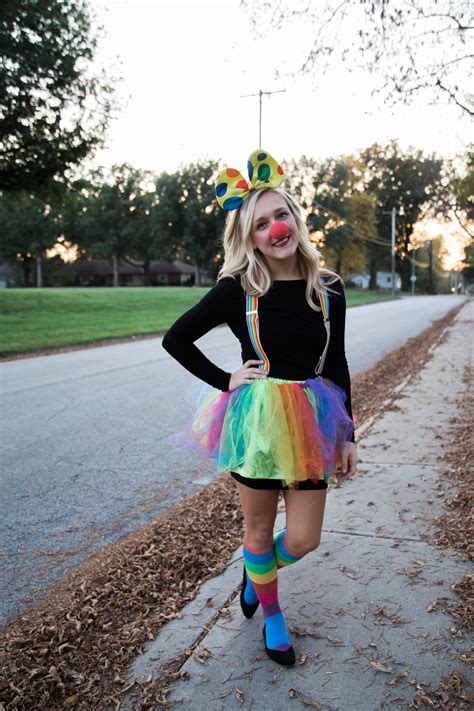 Moms, dads and kids of all ages, the circus is about to begin! Cute Clown Costume Diy - DIY Campbellandkellarteam