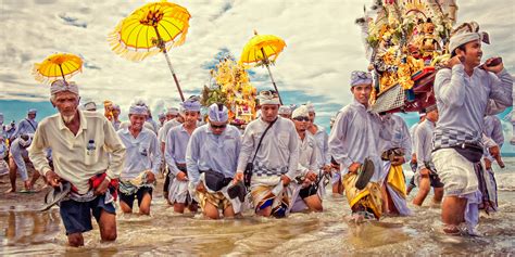 Melasti Balinese Hindu Purification Ceremony Bali Lost Adventure