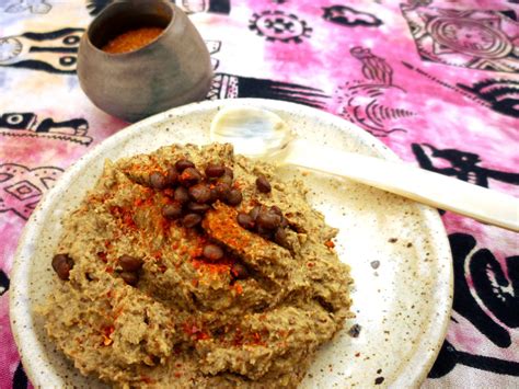 Il existe une recette différente et ses variantes sont souvent des secrets de famille hautement gardés, contenant un minimum de 12 ingrédients et un. Azifa, écrasé de lentilles à l'Ethiopienne, en entrée ou ...