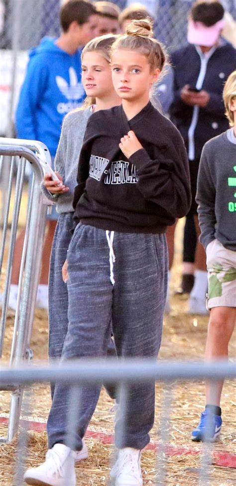 Who is the father of apple martin of coldplay? Gywneth Paltrow's daughter Apple looks the SPITTING image ...