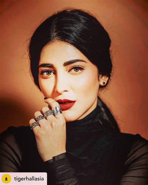 7 Pictures Which Prove That Shruti Haasan S Instagram Is Bold And Beautiful Hindi Movie News