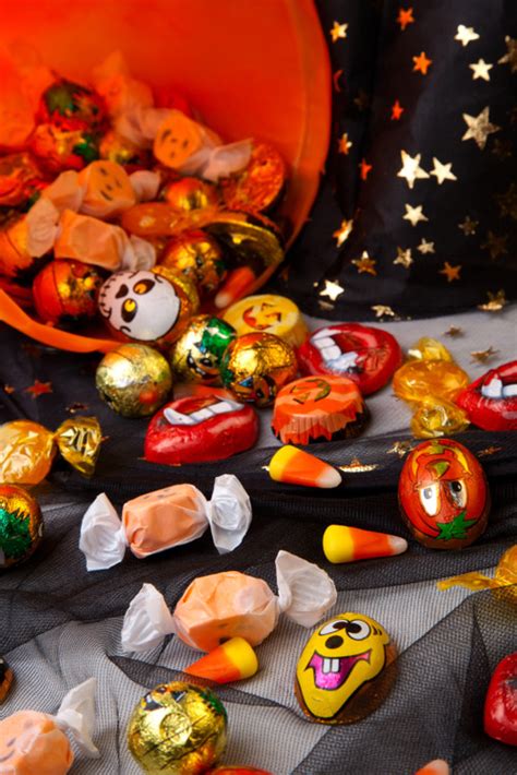 Great selection of halloween candy clipart images. Halloween Candy Pictures, Photos, and Images for Facebook ...