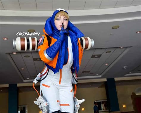 15 Apex Legends Cosplay Costumes For All Characters Laptrinhx News