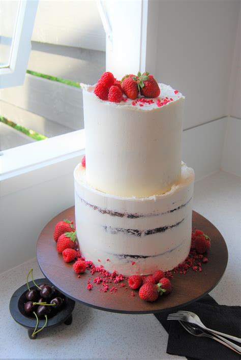 Rough Top Berries Cake Seasonal 299 • Temptation Cakes Temptation Cakes