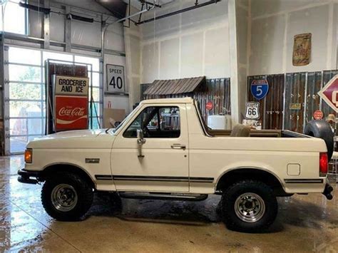 White Ford Bronco With 33782 Miles Available Now Classic Ford