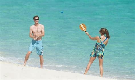 Foto şi Video Andy Murray şi Iubita Lui Kim Sears Joacă Beach Tennis în Bahamas Tenis
