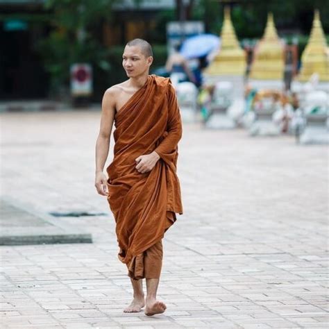 Buddhistischer Mönch Priester Theravada Vollrobe Set teilig Thai Asiatische Männer Körperhöhe