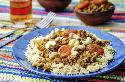 È un piatto completo, facile da realizzare e versatile. Cous cous freddo, ricette e consigli - La Cucina Italiana