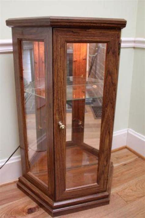 Vintage coffin shaped brass curio glass pentagon small 5 display cabinet. Auction Ohio | SMALL CURIO CABINET