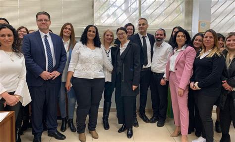 שיחות אירוטיות חיות אחד על אחת. הנשיאה חיות ביקרה בבית המשפט באשדוד והחמיאה לעובדים | כאן ...